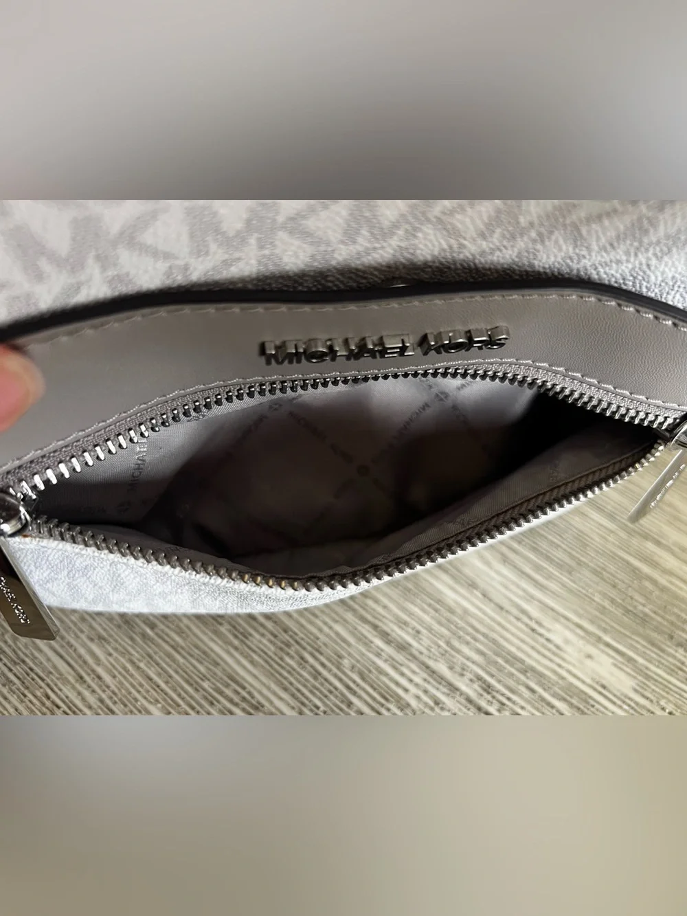 🆕 Michael Kors Kenly White and Taupe Logo Dome Backpack
